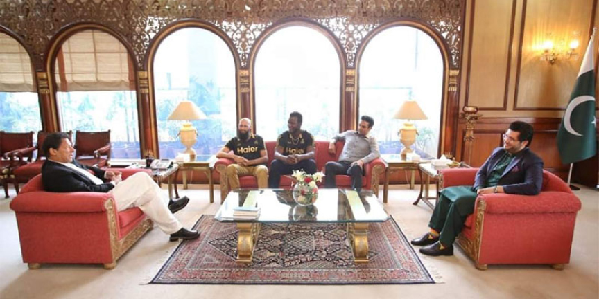 آباد پشاور زلمی چیرمین جاوید آفریدی، کپتان ڈیرن سیمی کی وزیر اعظم عمران خان سے ملاقات