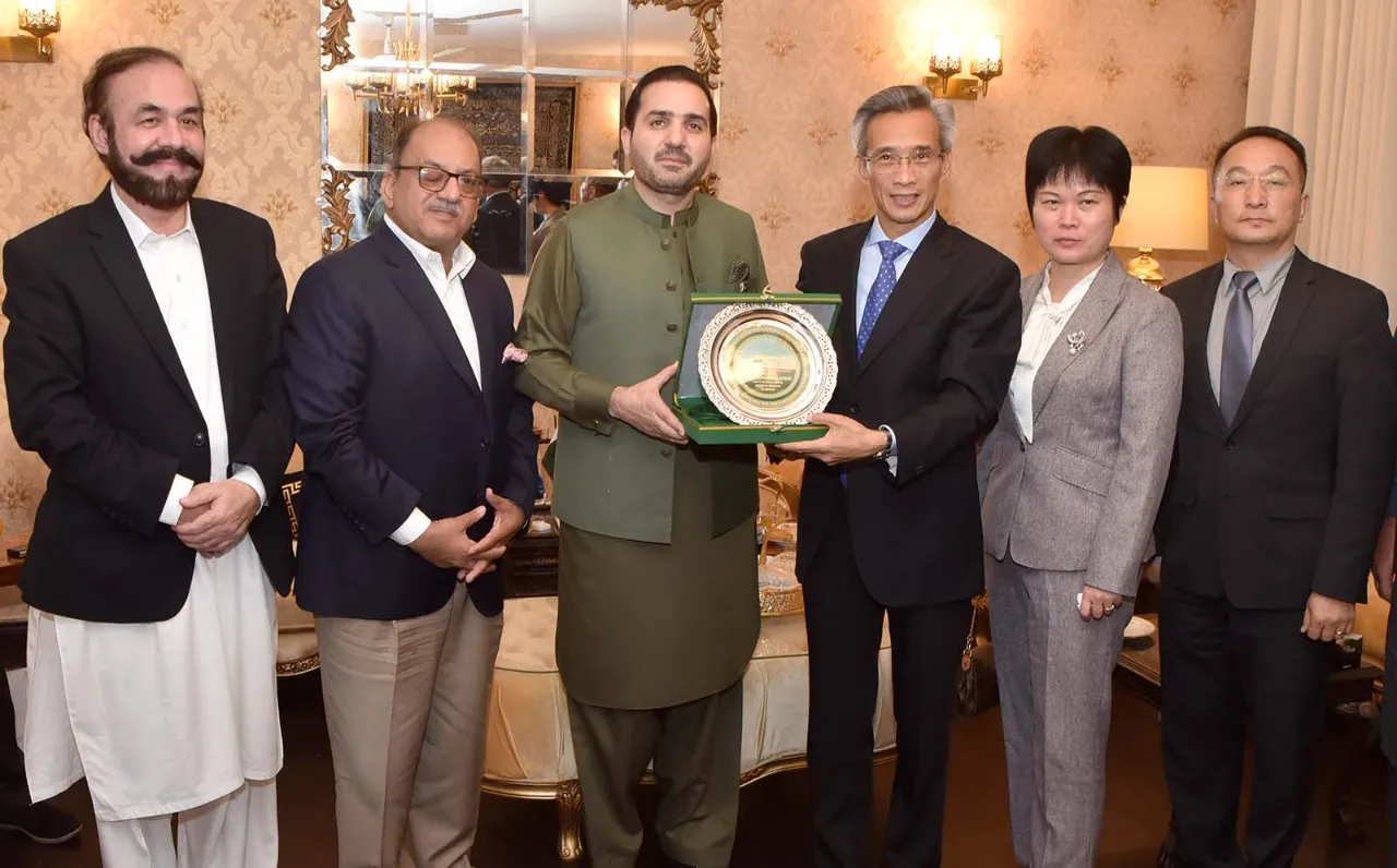 Deputy Chairman Senate of Pakistan, Senator Mirza Muhammad Afridi presented Souvenir to Ambassador Lin Songtain President of the Chinese People's Association for Friendship with Foreign Countries (CPAFFC) during his call on him. (L-R) Syed Zafar Ali Shah, Syed Ali Nawaz Gilani Secretary-General PCFA Haji Muhammad Afridi, Ambassador Lin Songtain Chinese Officiating Ambassador Pang CHUNXUE