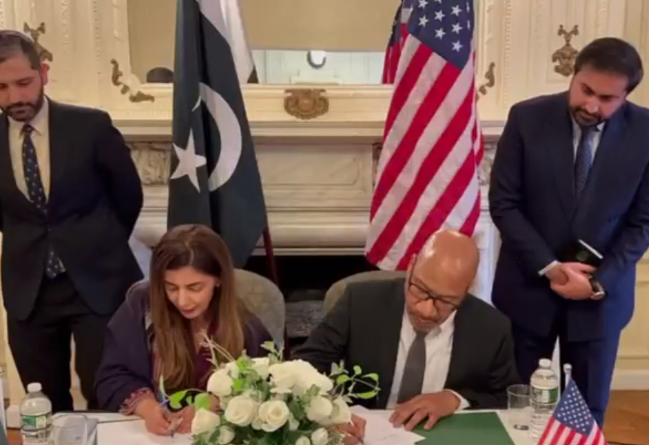 Consul General of Pakistan in New York, Ayesha Ali, is signing an agreement with Alvin Bragg, New York County District Attorney, for the return of stolen Pakistani artifacts.