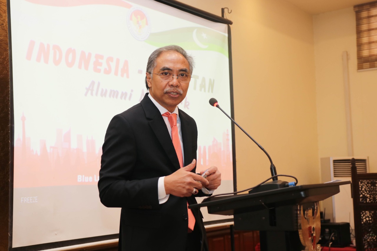 Indonesian Ambassador, Adam Tugio at the launch of Indonesia-Pakistan Alumni Network 