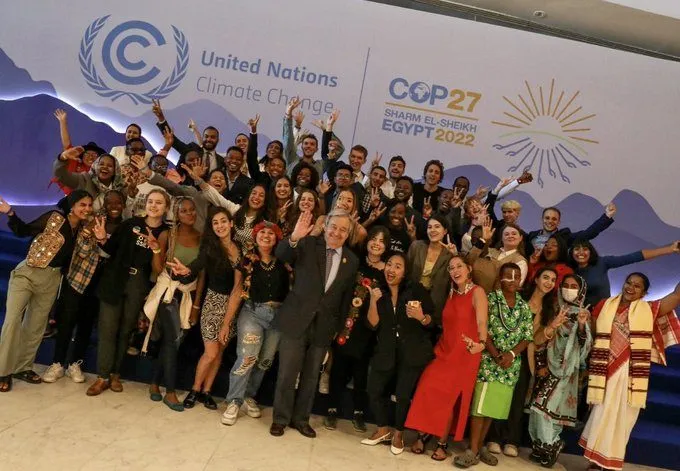 UN secretary general with the youth at COP27 in Egypt.