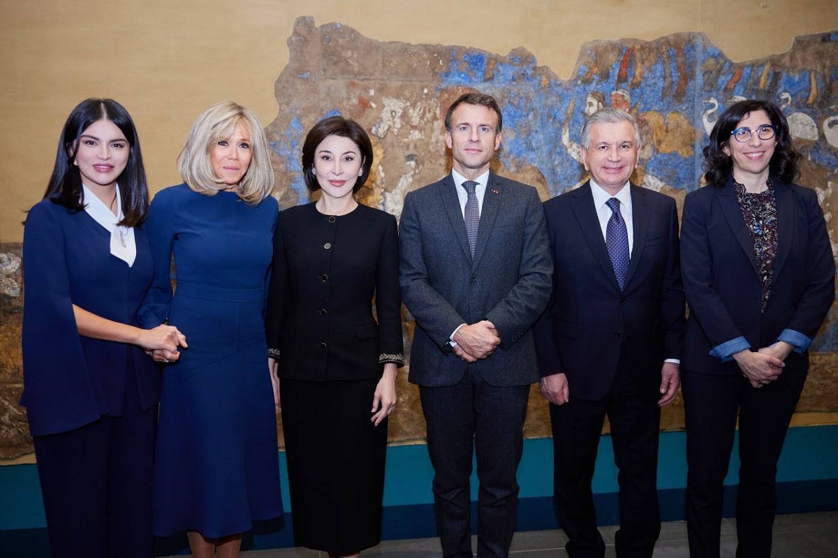 President of France and Uzbekistan and First ladies of both states.