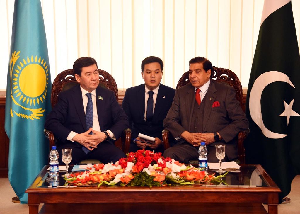  At the Parliament House in Islamabad, Raja Pervaiz Ashraf, Speaker of the National Assembly of Pakistan, had a visit from Yerlan Koshanov, Chairman of the Mazhilis of Parliament of Kazakhstan.