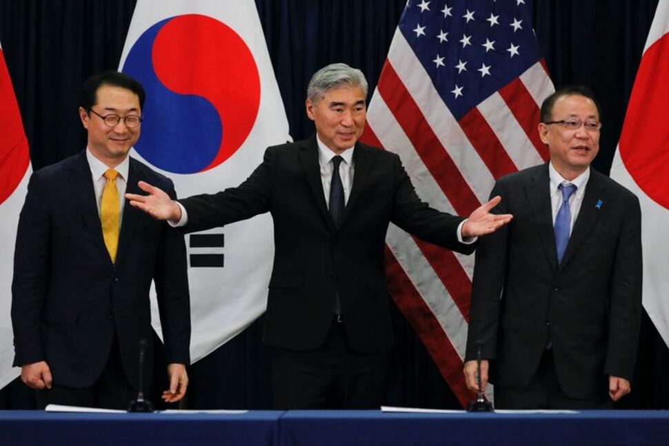 On December 13, 2022, U.S. Special Representative on North Korea Sung Kim met with South Korean Special Representative for Korean Peninsula Peace and Security Affairs Kim Gunn and Director General for Asian and Oceanian Affairs Bureau of the Japanese Ministry of Foreign Affairs Funakoshi Takehiro.