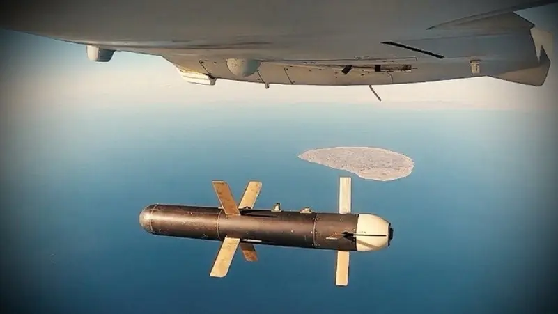 Iranian Shahed 171 drone dropping a bomb. (missile and drone)