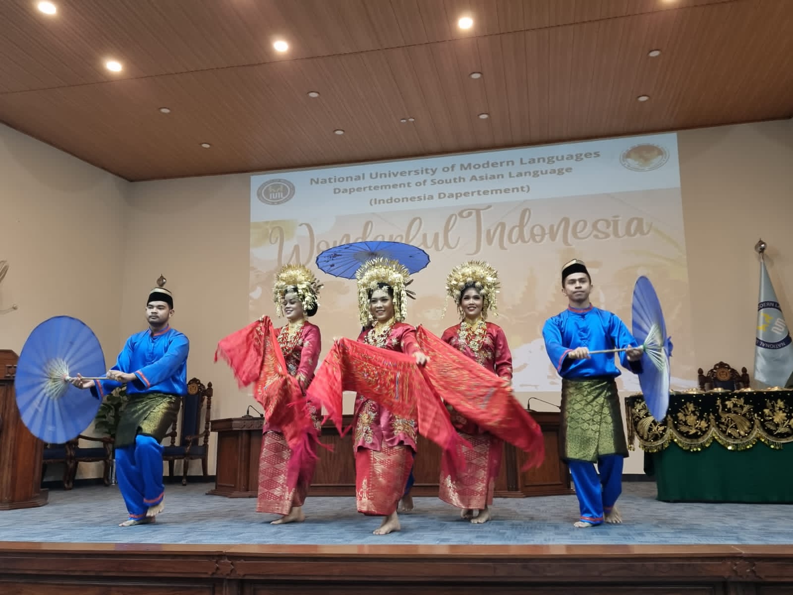 Indonesian cultural troupe