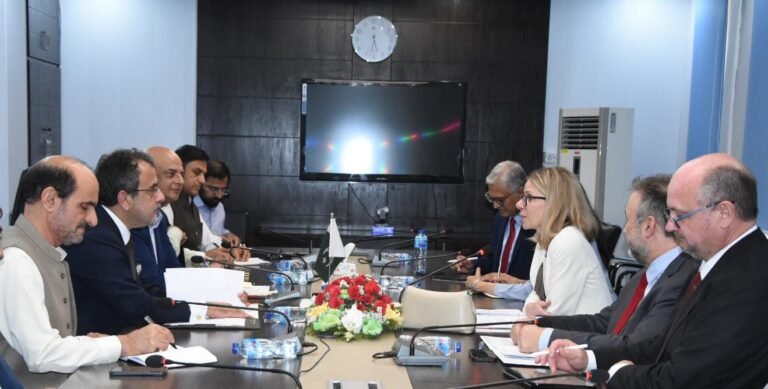 World Bank applauds Pakistan’s economic stability