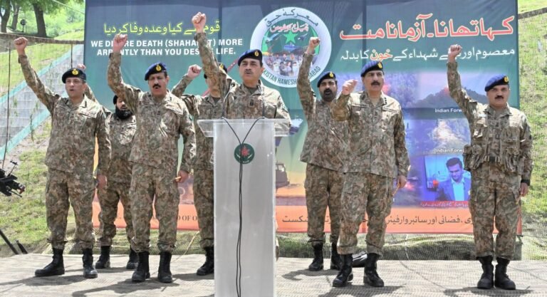 Field Marshal visited LOC to celebrate Eid-ul-Azha with frontline troops