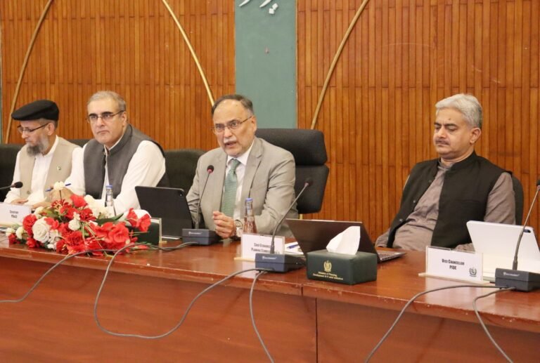 Islamabad’s education system must become a model for other provinces, FM