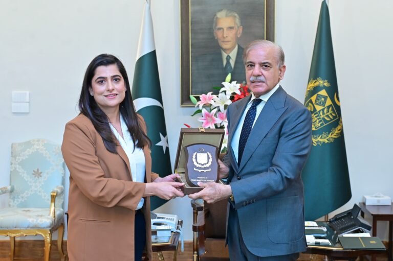 وزیر اعظم نے ثناء میر کا نام انٹر نیشنل کرکٹ کونسل میں نام شامل ہونے پر مبارکباد دی