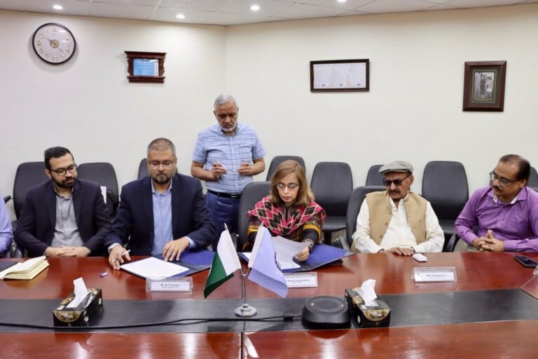 محکمہ موسمیات اور اکاؤنٹیبلٹی لیب کے درمیان ماحولیاتی تبدیلیوں سے نمٹنے کے لیے تعاون کی یاد داشت طے پا گئی