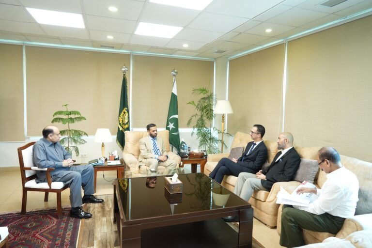 Pakistan will become 4th most populous country in the world by 2030, Kamal