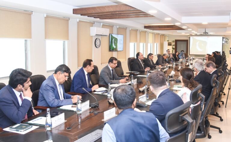 Pakistan aims to sustain momentum on economic growth, Aurangzeb
