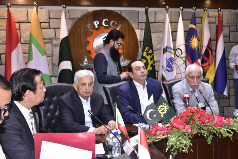 Pakistan urges ASEAN countries to boost mutual investments
