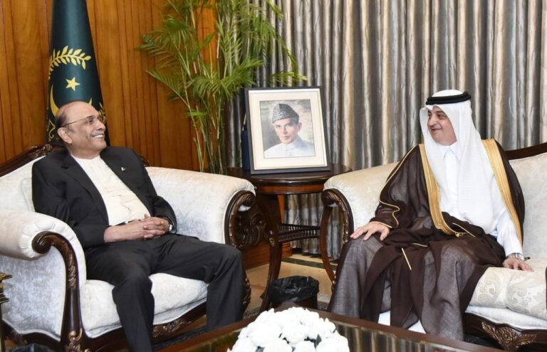 President Zardari, Saudi Envoy Discuss Trade and Investment Ties