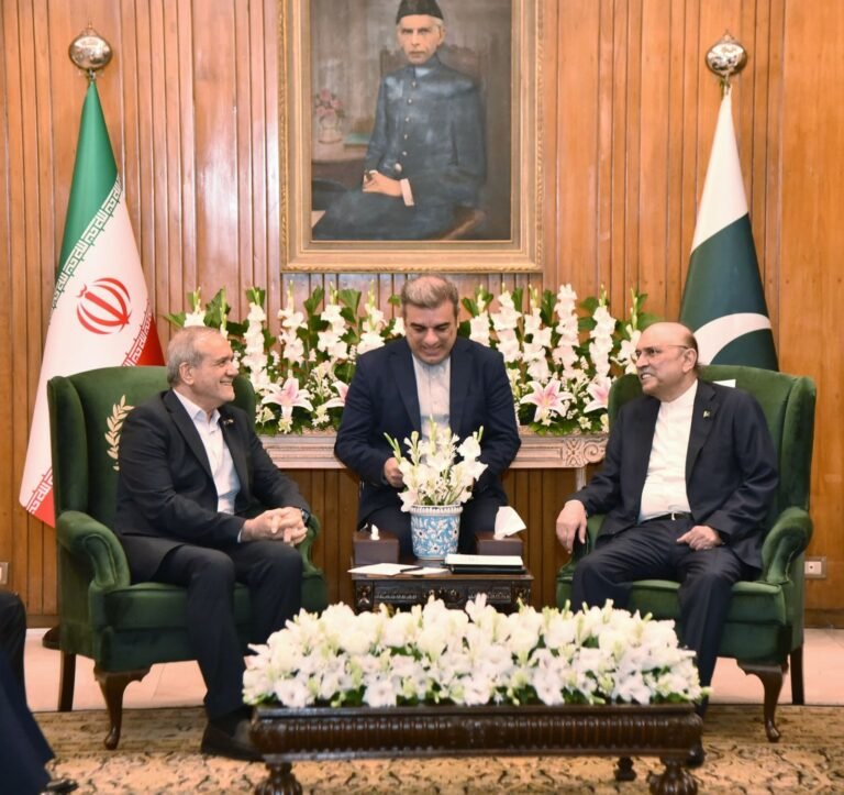 Pak, Iran Reaffirm Commitment to Strengthen Bilateral Cooperation
