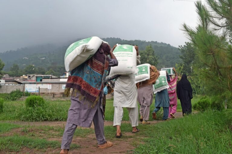 KSrelief delivers 6,000 food packages to families in AJK