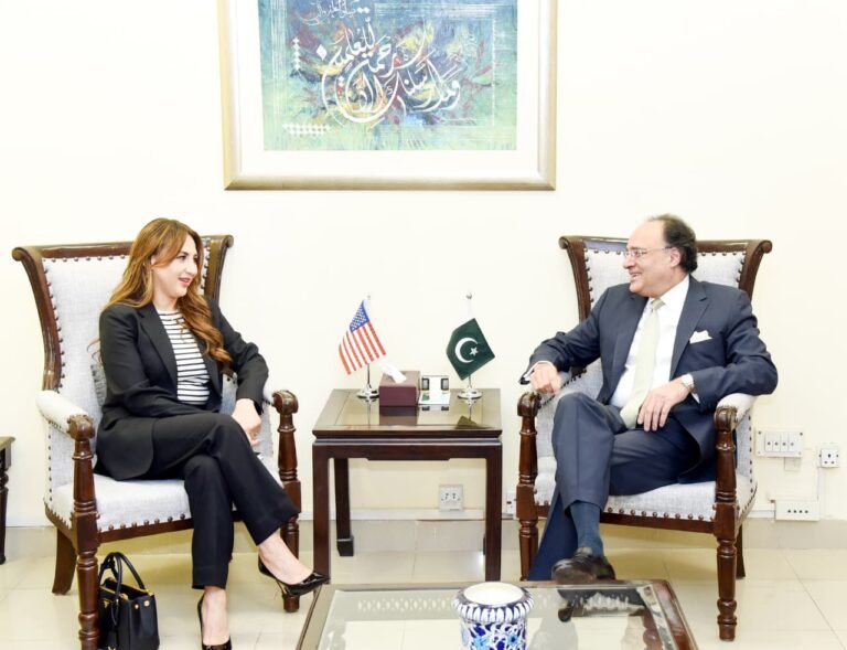 Pak, US Vow to Boost Trade and Investment