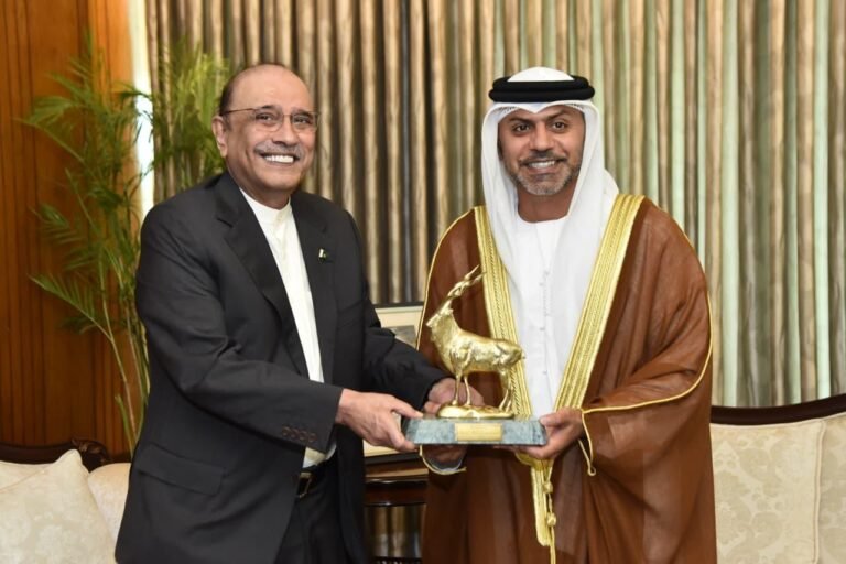 President Urges Stronger Pak-UAE Relations