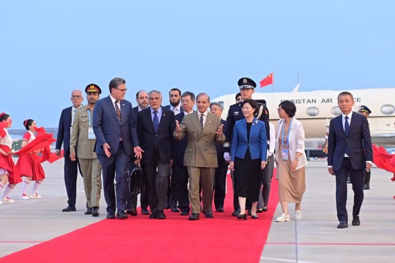 PM arrives at Tianjin to attend the SCO summit