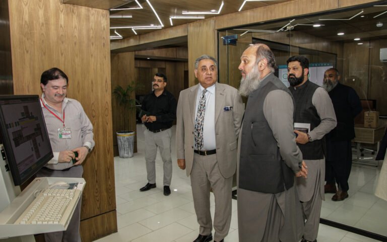 Pak, UAE to estb Pakistan Mart in Dubai