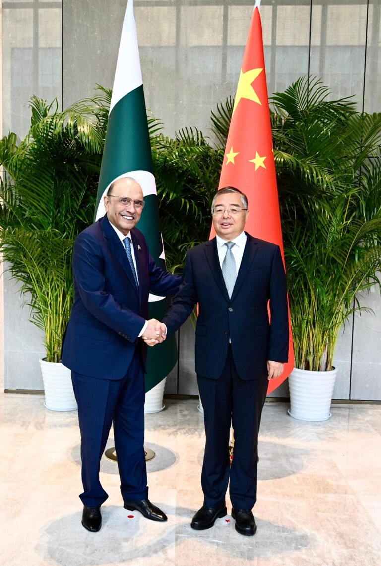 President Zardari thanked Li for hosting him in Sichuan
