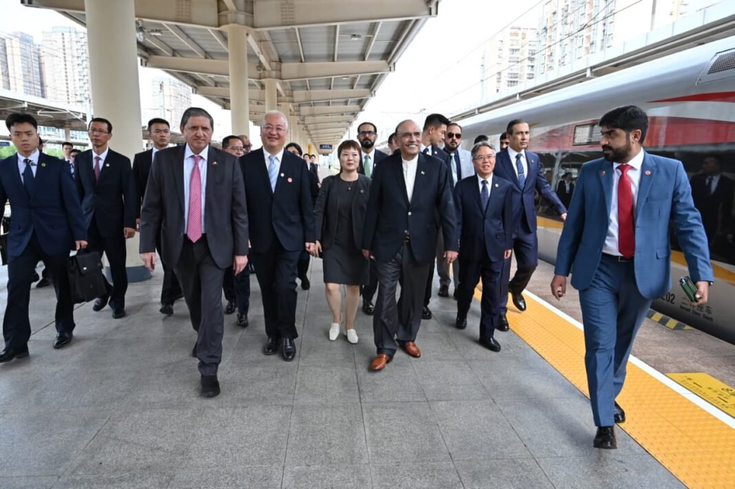 President Zardari lauds China’s achievements in transport