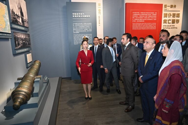 President visits memorial of first national congress of CPC in Shanghai