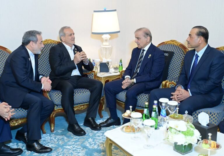 Pakistan seeks stronger ties with Iran, PM