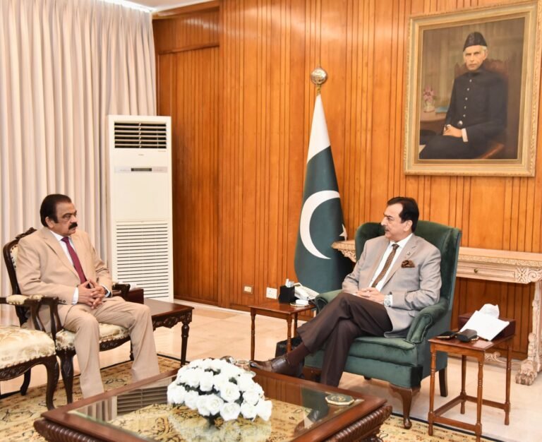Gilani urges philanthropic and international support for flood relief
