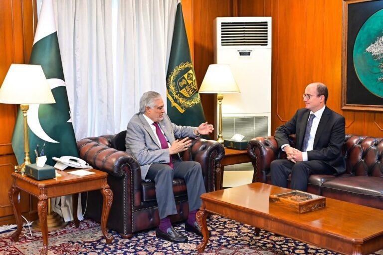 Dar lauds growing Pak-Hungary ties in diverse fields