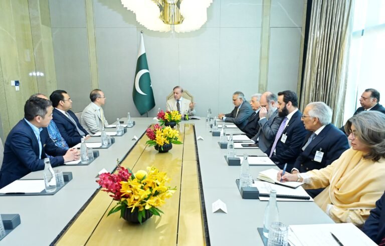 PM vows to strengthen trade ties with Malaysia