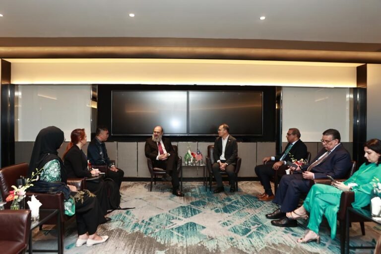 Pak, Malaysia enhance collaboration in tech, agriculture, and investment
