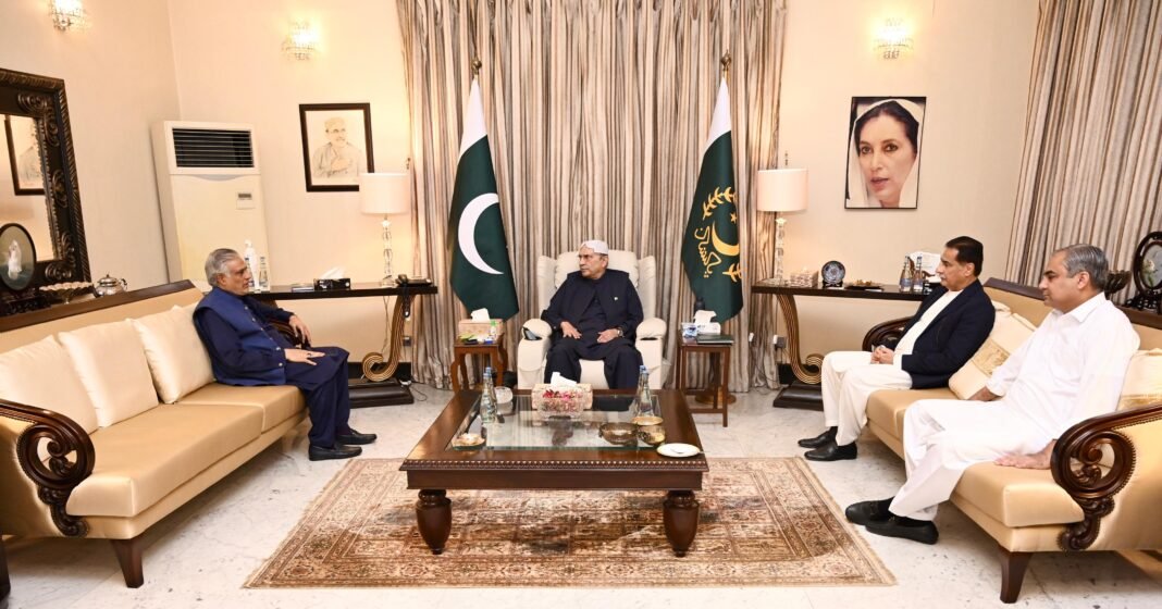 President discusses National and Global issues with DPM, Speaker NA and FM Interior
