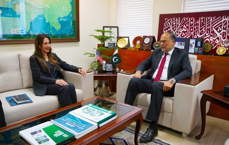 Planning Minister seeks new Pak–U.S era in innovation and learning