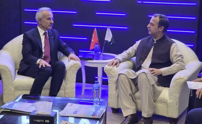 Pak, Türkiye discuss shipbuilding, ferry service plans