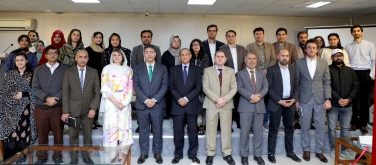 Pakistan must continue to strengthen its defense and diplomacy