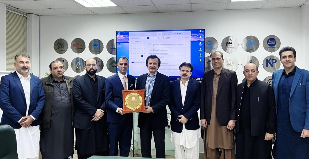 SAPM Haroon Akhtar Khan Meets Sarhad Chamber of Commerce & Industry