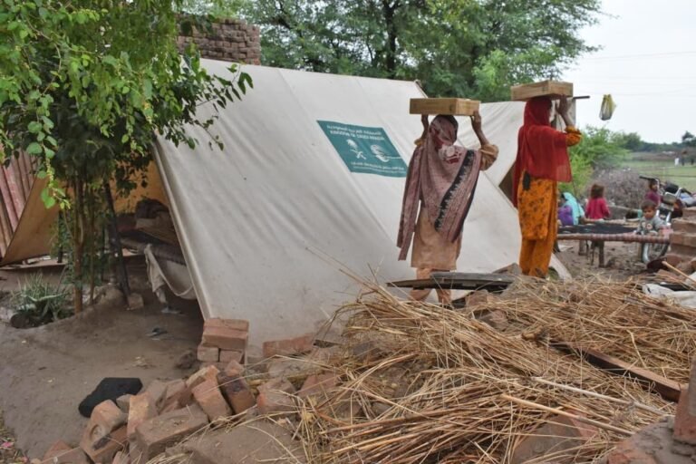 KSrelief Extends Aid to Punjab Flood Victims with 180 Tons of Dates