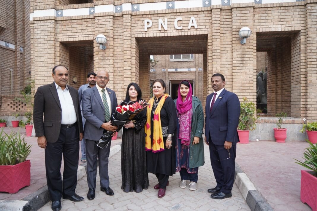 Sri Lankan Envoy visit PNCA Paintings exhibition