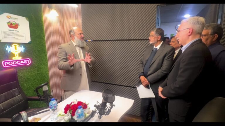 Jam Kamal Inaugurates First Podcast Studio of Ministry of Commerce