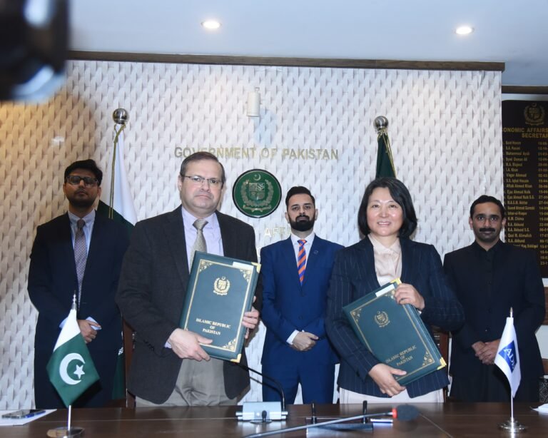 Pak-ADB ink two climate initiatives worth $304.5m