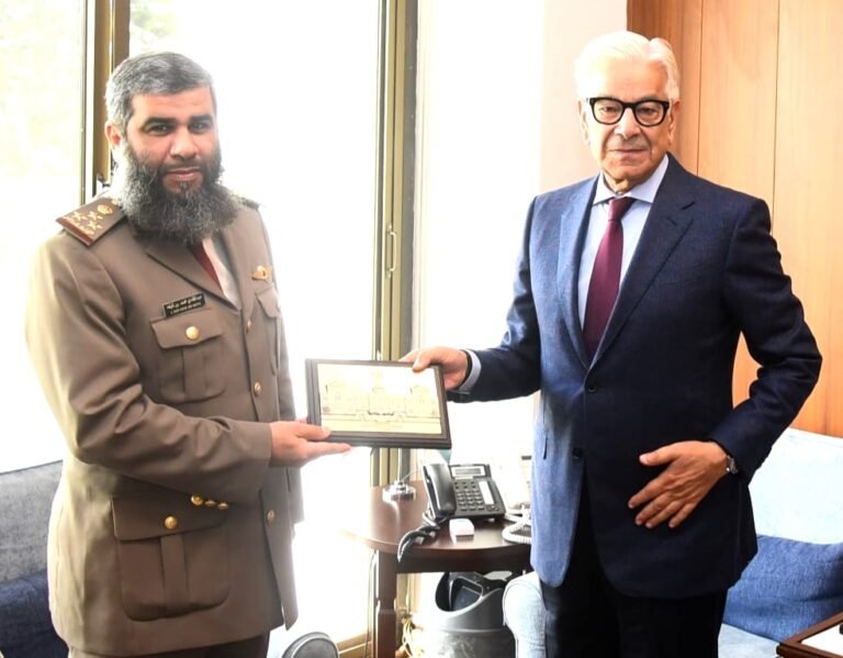 Pakistan offers training facilities to the Qatari Armed Forces, FM Defence