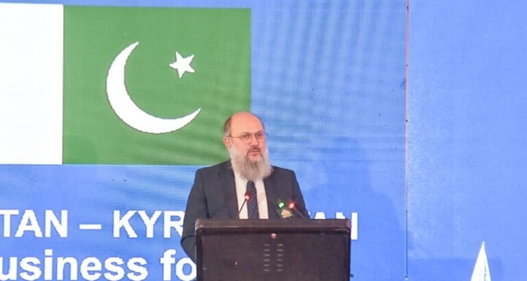 FM Commerce paid tribute to Father of the Nation