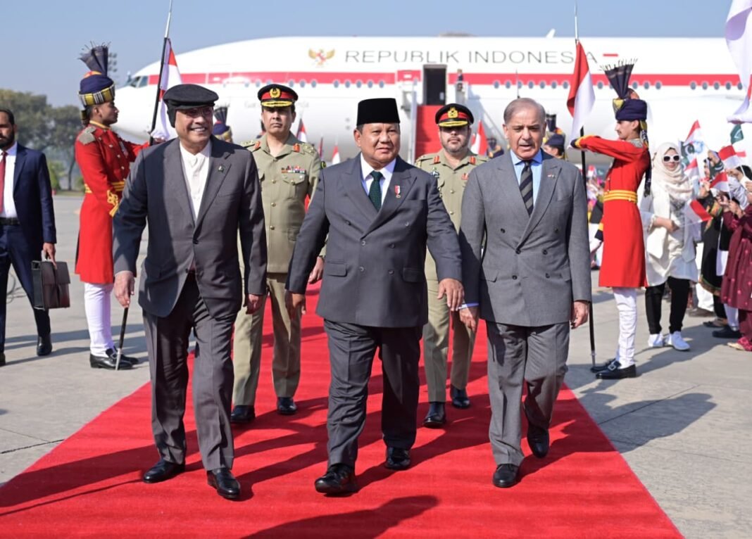 President of Indonesia Arrives in Pakistan for Historic First Visit