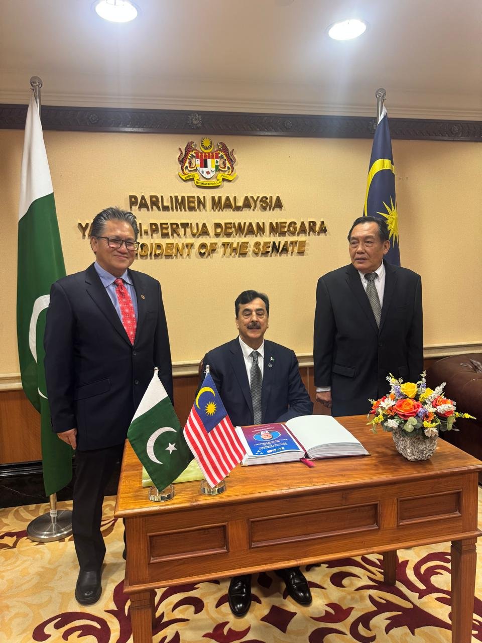 Gilani meets Speaker of Malaysia representatives to Strengthen Parliamentary and Bilateral Cooperation