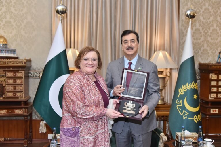 Gilani calls for faster Italian visas and higher skilled-worker quotas