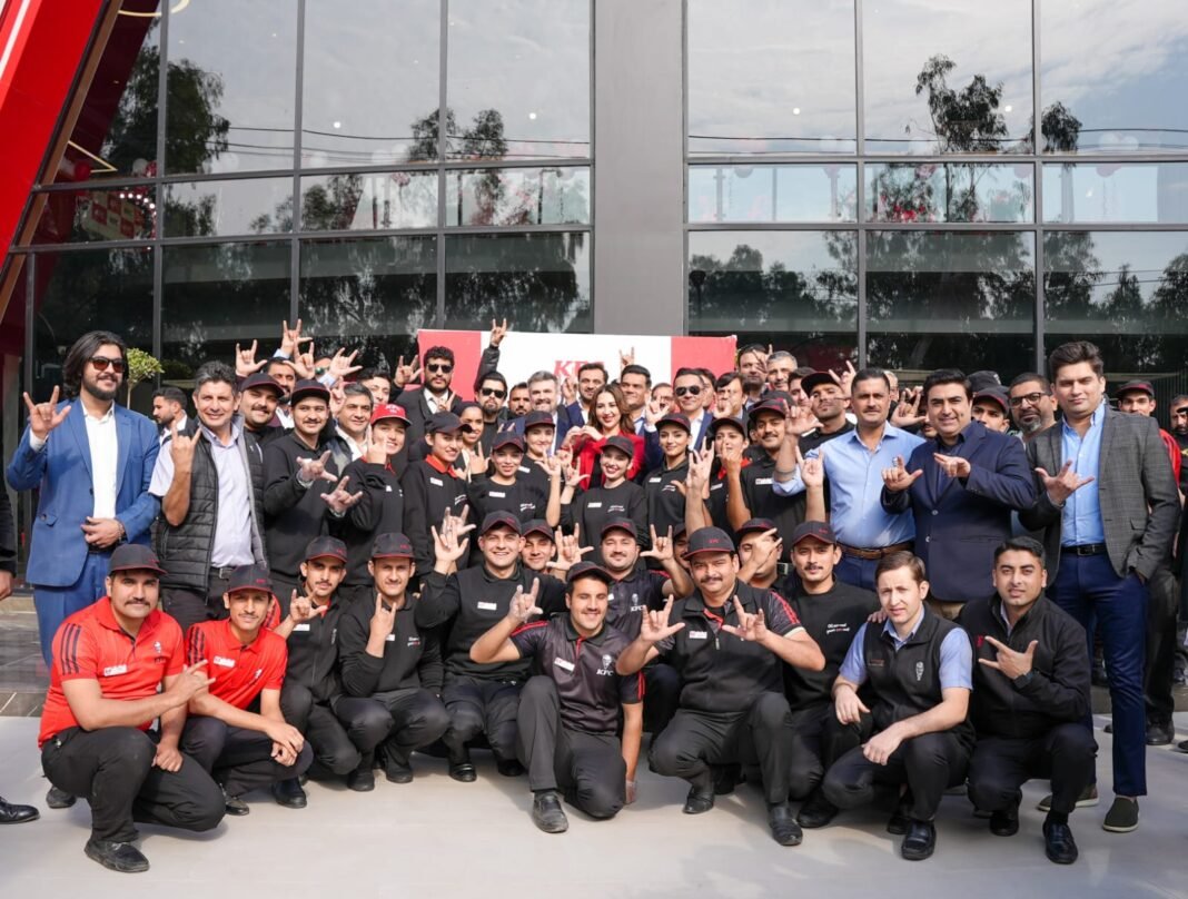 US envoy highlights business role in KP growth, education