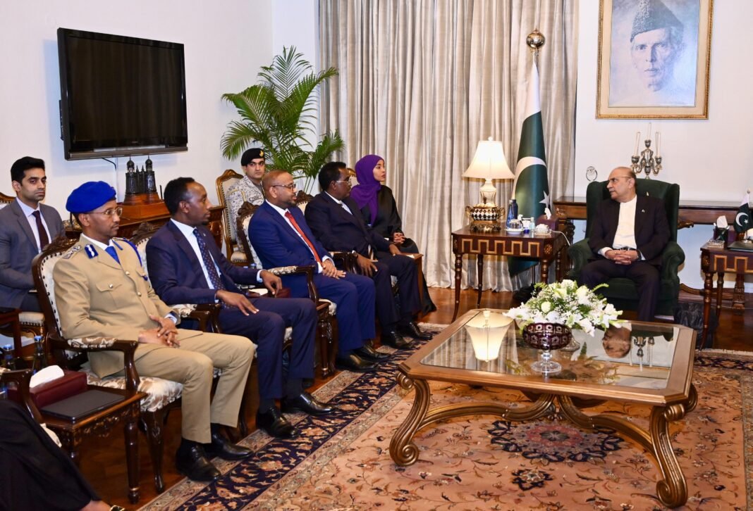 Pakistan-Somalia ink visa-free pact, explore closer cooperation