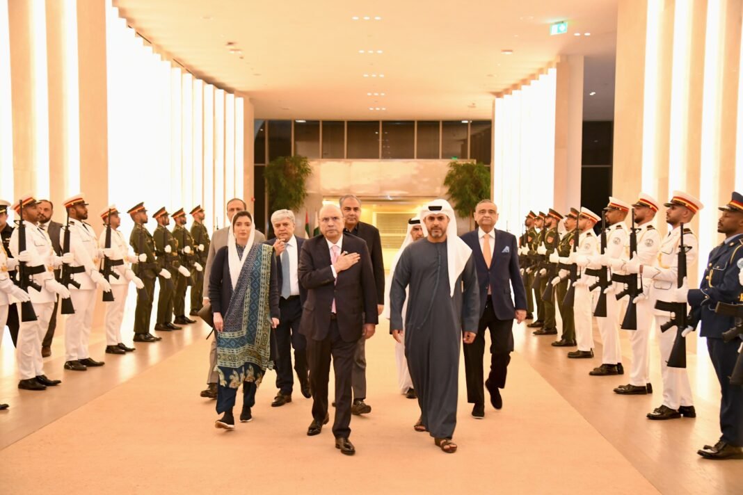 President holds talks with UAE leaders in Abu Dhabi
